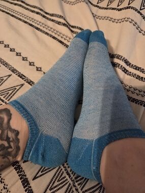 Men's Low-Cut Athletic Socks in Light Blue